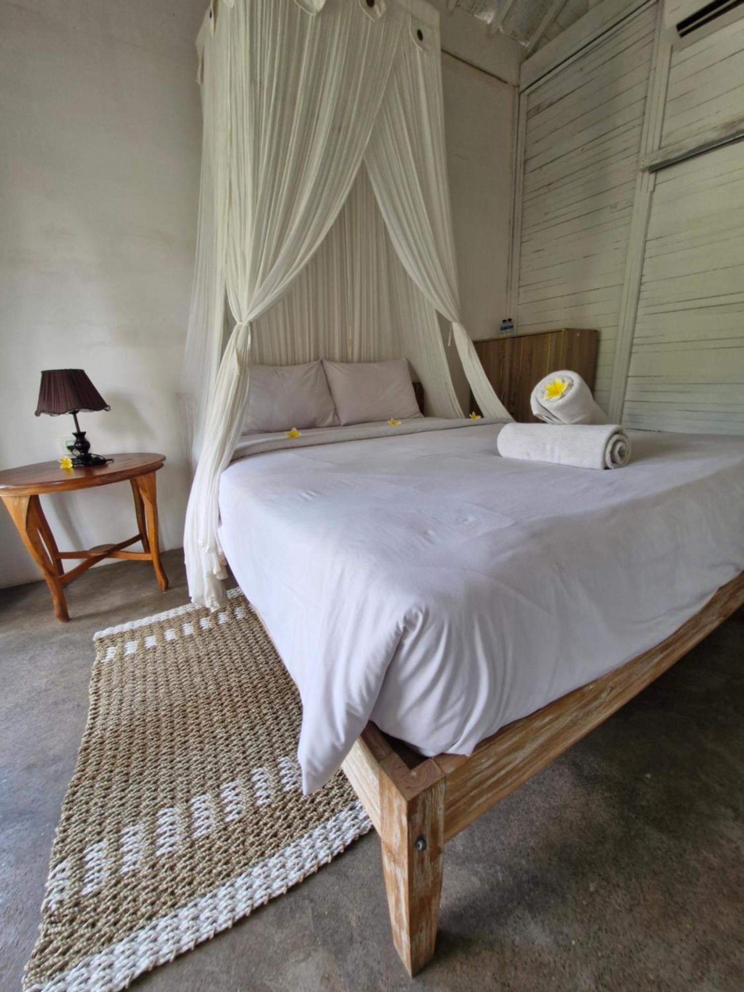 The Layar Homestay Batununggul Exterior foto
