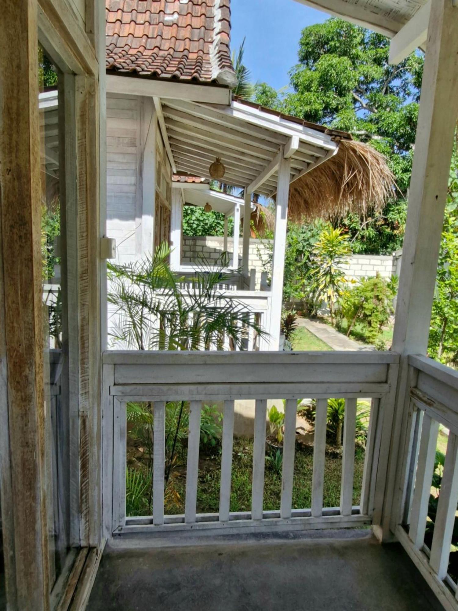 The Layar Homestay Batununggul Exterior foto