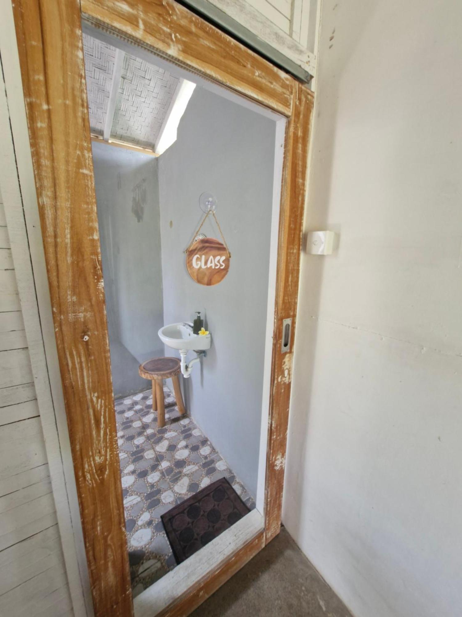 The Layar Homestay Batununggul Exterior foto