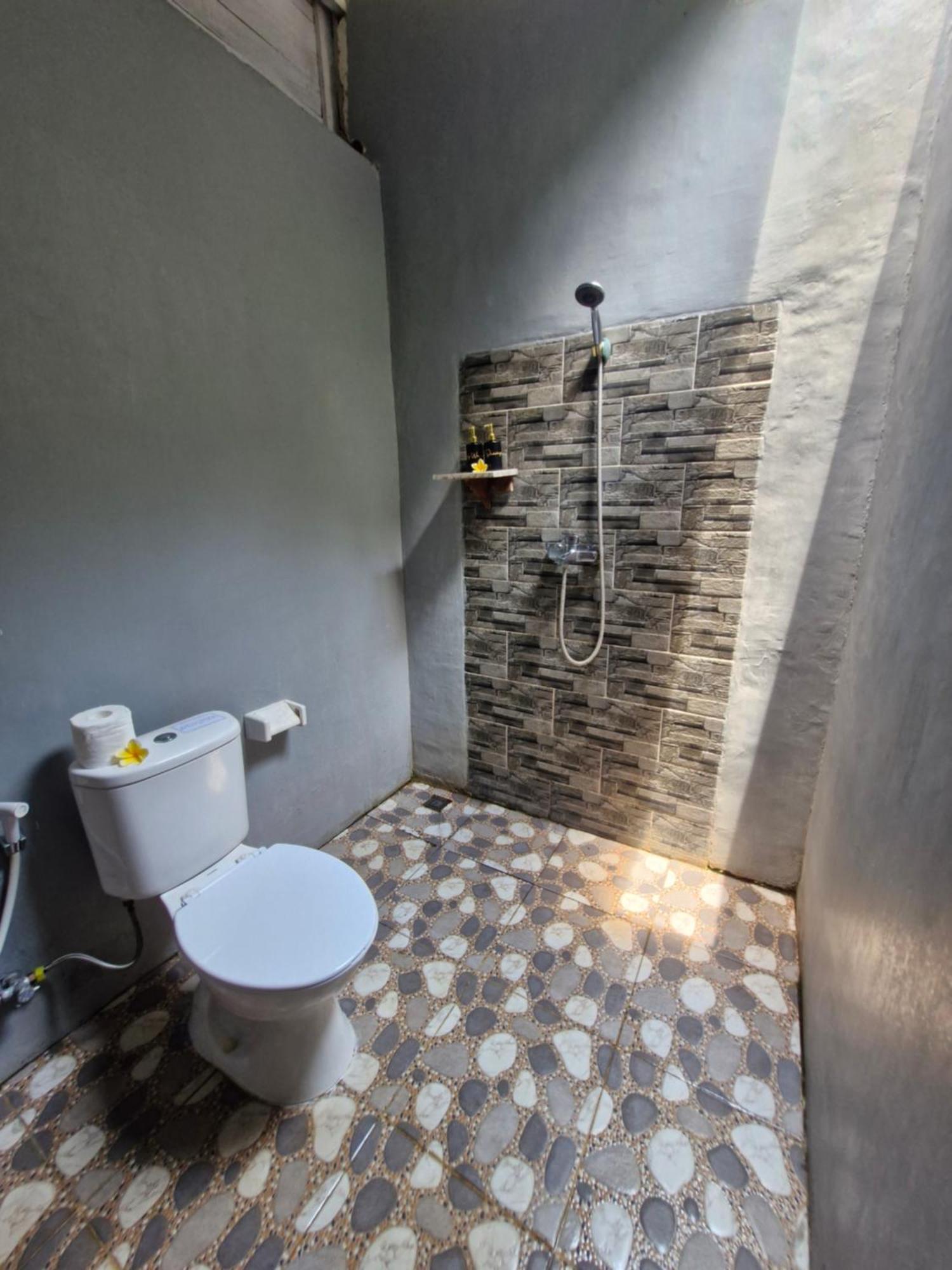 The Layar Homestay Batununggul Exterior foto