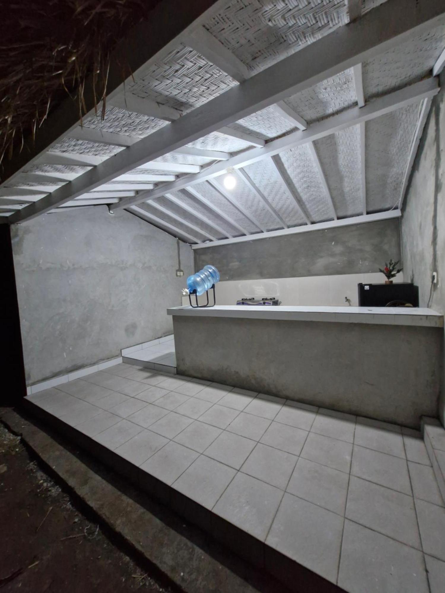 The Layar Homestay Batununggul Exterior foto