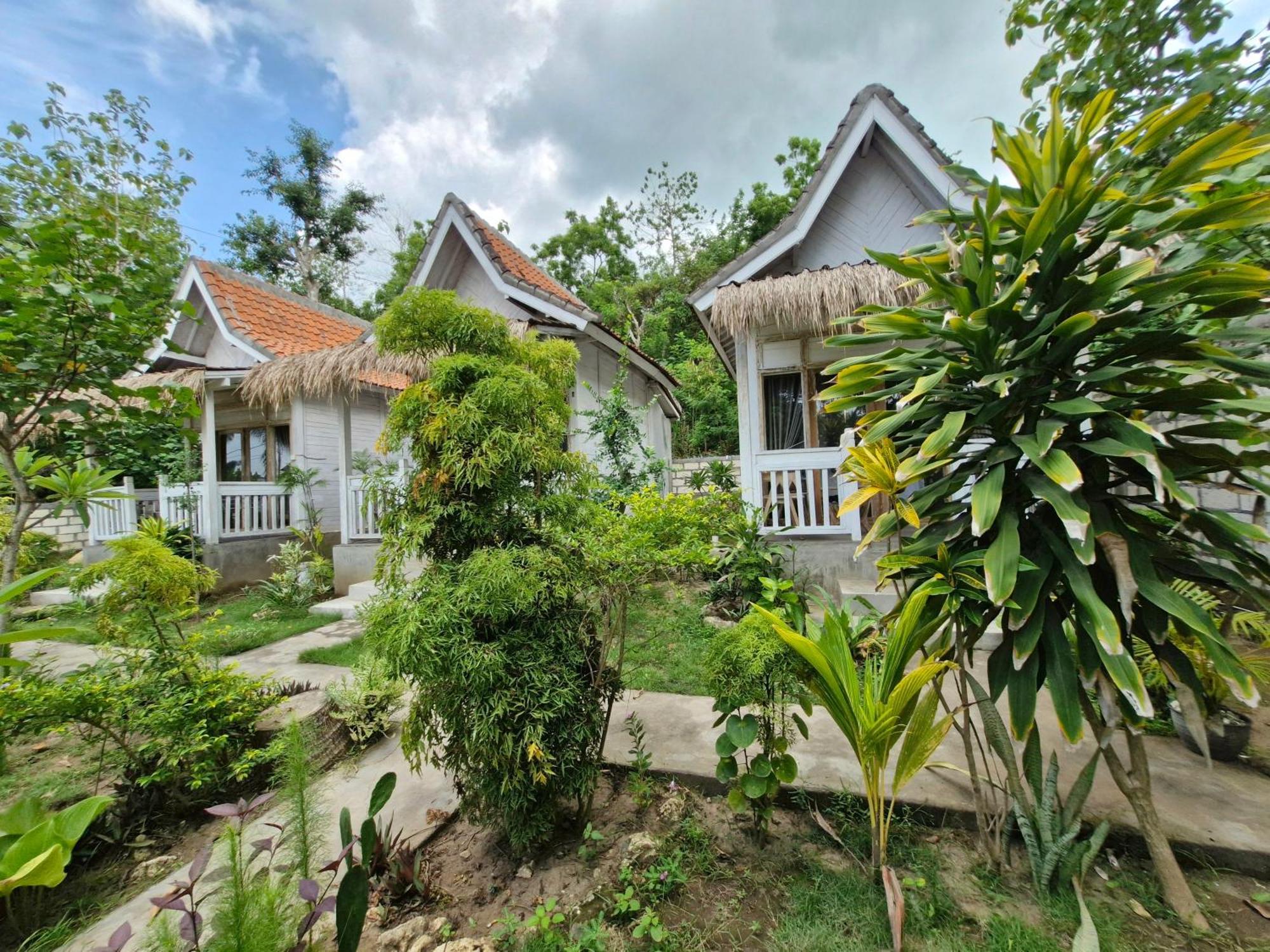 The Layar Homestay Batununggul Exterior foto